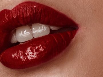 Logra un acabado perfecto con esta serie de pasos para unos labios rojos ardiente. | Pexels
