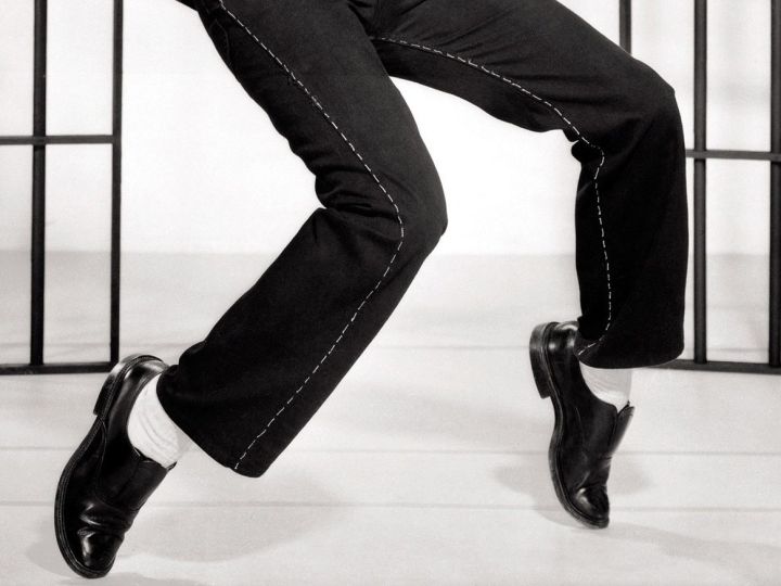 Zapatos cómodos para estar de pie por mucho tiempo | Crédito Pexels
