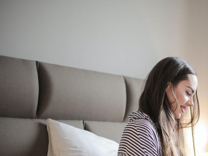 prendas básicas para trabajar desde casa