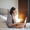 prendas básicas para trabajar desde casa