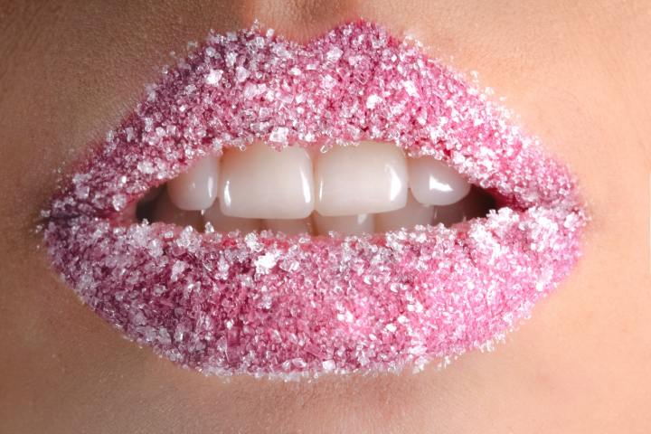 cómo exfoliar tus labios rápido y fácil