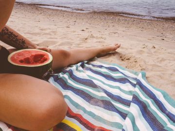 beneficios de la sandia en la piel