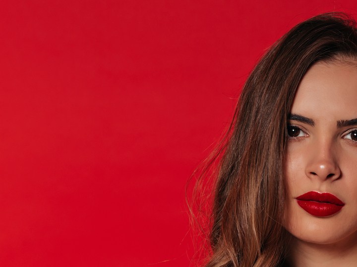 cómo maquillarte inspirada en el estilo de Selena Quintanilla