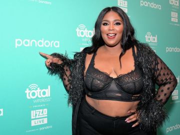 Lizzo lanza campaña con Dove