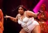 lizzo vestido transparente kim kardashian