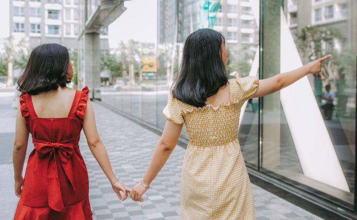 Vestidos largos son la mejor elección para días cálidos | Crédito Pexels