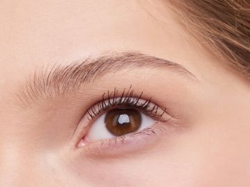 ¿Funciona el aceite de ricino en las cejas?