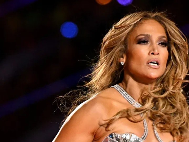 jennifer lopez curtain bangs