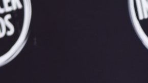 cejas decoloradas de kim kardashian