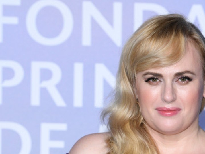 rebel wilson habla sobre fertilidad