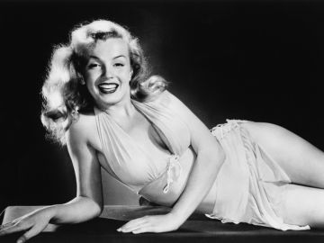 Marilyn Monroe es un icono de la moda. | Crédito de L. J. Willinger/Keystone Features/Hulton Archive/Getty Images)