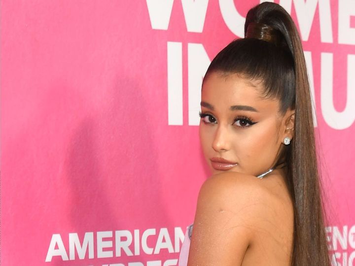 ariana grande dona 1 millon en terapia