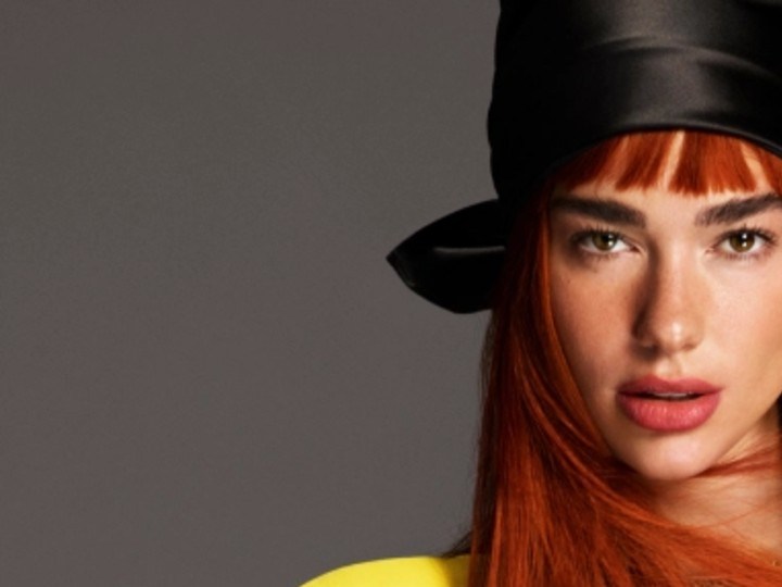 vestido amarillo dua lipa ariana grande