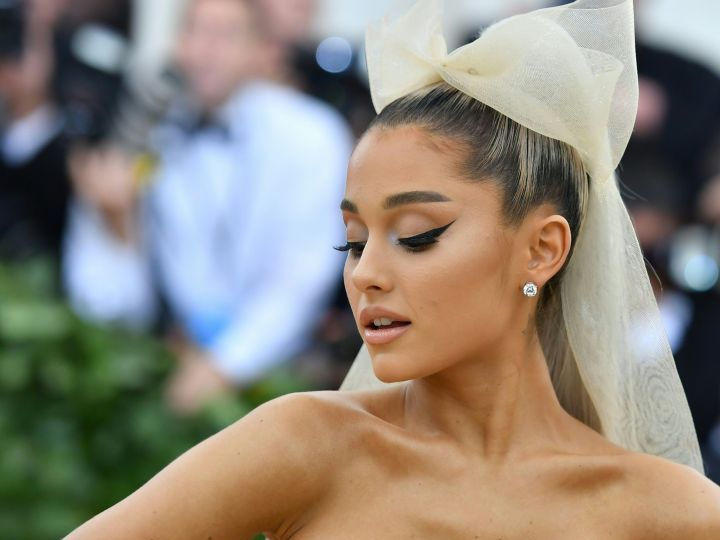 ariana grande fragancia god is a woman