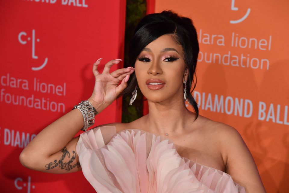 Cardi B Y Normani Sorprenden Con Su Pelo Hasta Los Tobillos En El Video ...