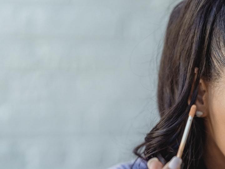 como usar corrector para cubrir ojeras
