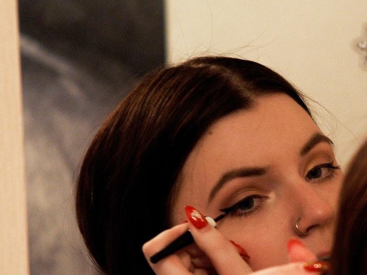 como delinear ojos