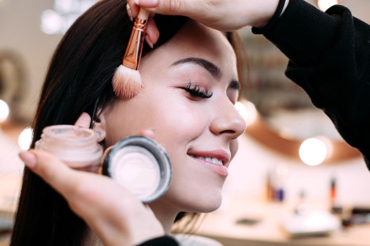 maquillaje con eczema
