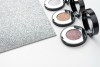 como aplicar sombras con glitter