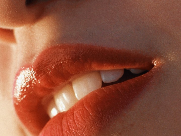 como esconder herpes con maquillaje