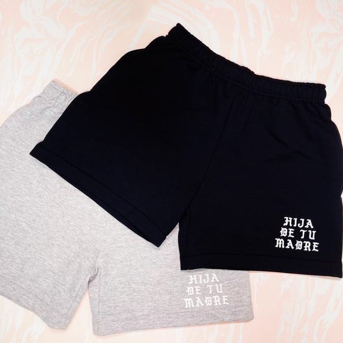hija de tu madre shorts