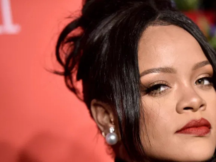 rihanna multimillonaria