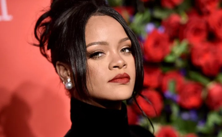 rihanna multimillonaria