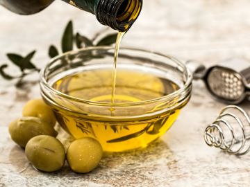 como usar aceite de oliva en el pelo