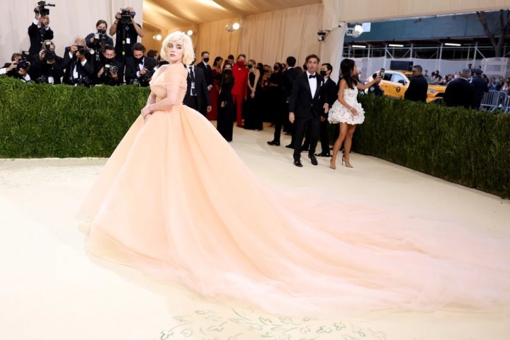 mejores vestidos met gala 2021