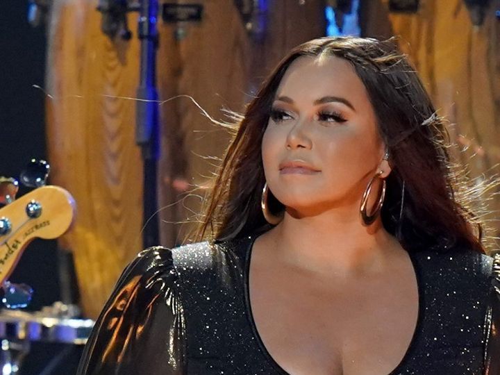chiquis rivera outfit video cualquiera