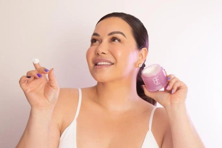 estrellas latinas con marcas de belleza
