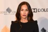 megan fox cabello plateado