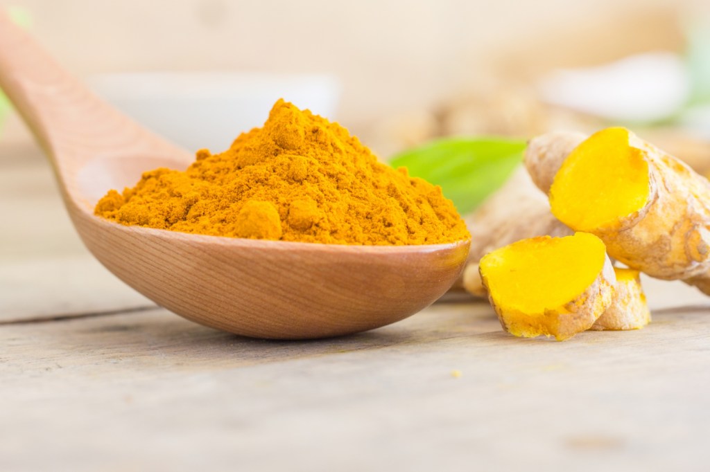 beneficios de la curcuma en la piel