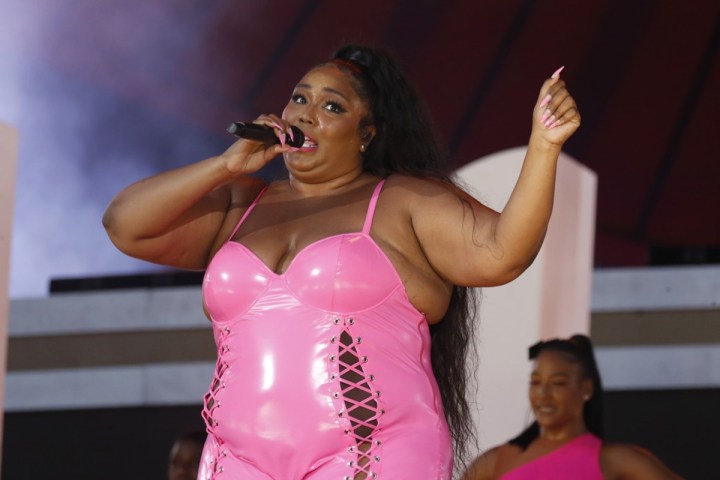 lizzo rutina matutina de belleza