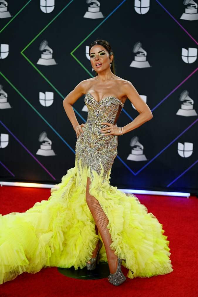 looks latin grammy 2021