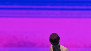 lizzo catsuit morado