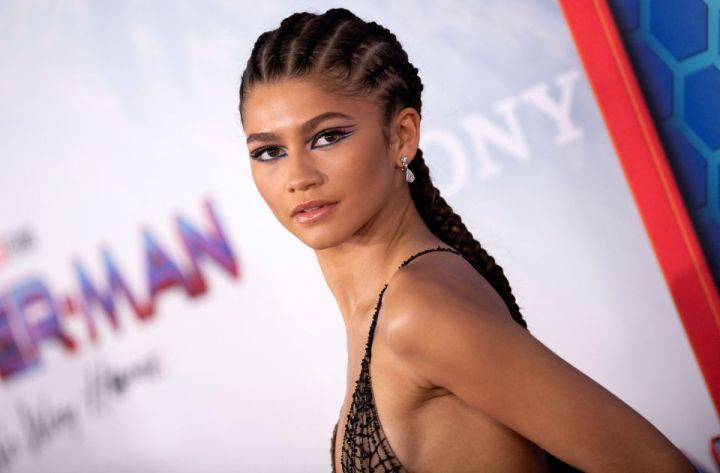 zendaya con pelo rojo