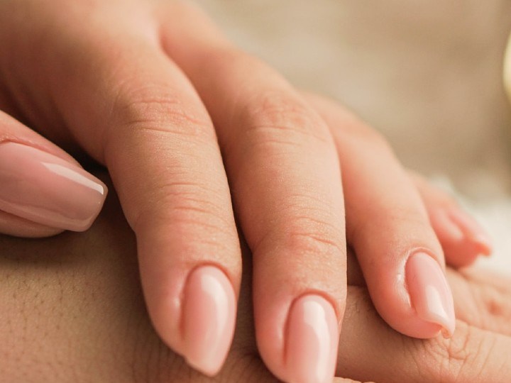 como reparar las uñas dañadas