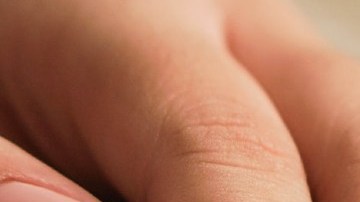 como reparar las uñas dañadas