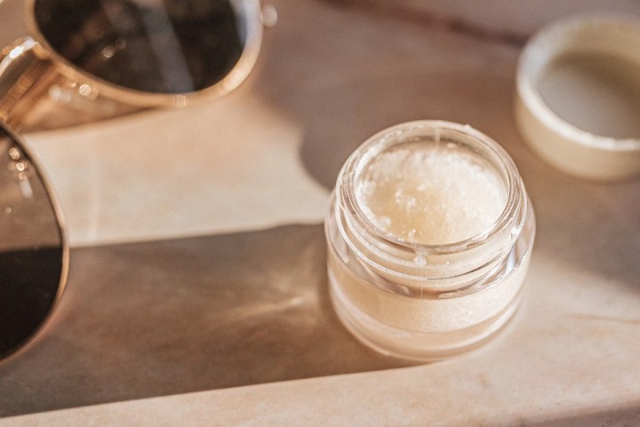 como exfoliar los labios