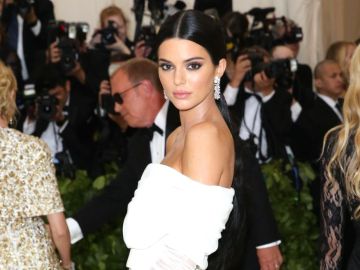 kendall jenner vestido negro boda