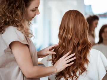 Rodeado Asombro información Keratina y caspa: los efectos potenciales del tratamiento para alisar el  cabello - Bien Bonita