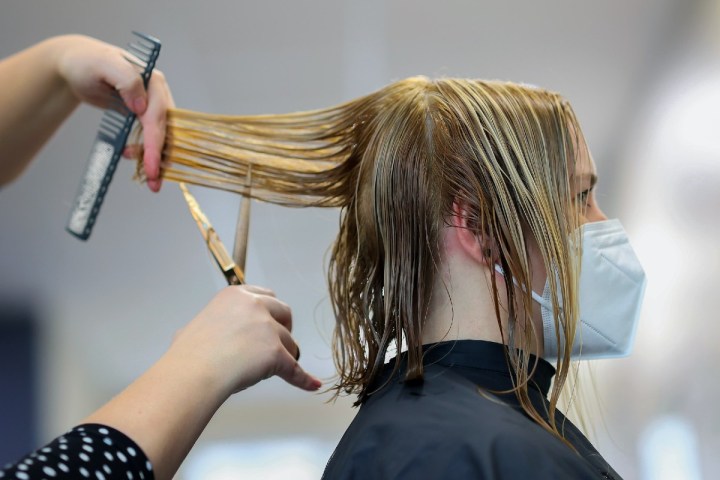 que tan seguro es ir al salon durante pandemia covid