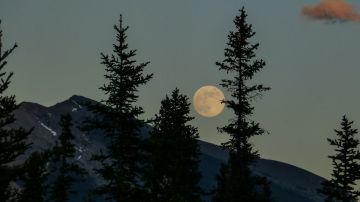 significado luna llena febrero 2022