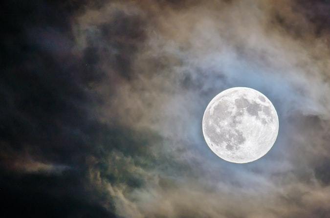 luna llena vs luna nueva