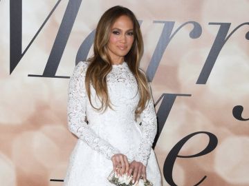 vestido jennifer lopez estreno marry me