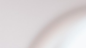 Chica frente a espejo