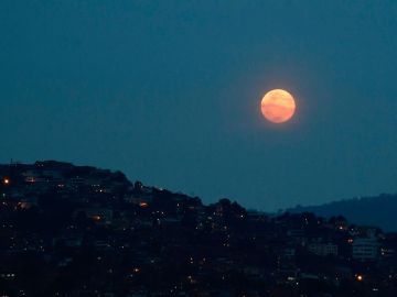 ¿la luna rosa de abril es rosa?