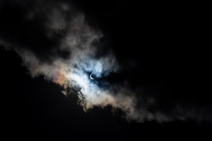 luna nueva de abril 2022 + eclipse