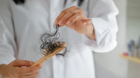 Por qué se produce la caida del cabello en las mujeres